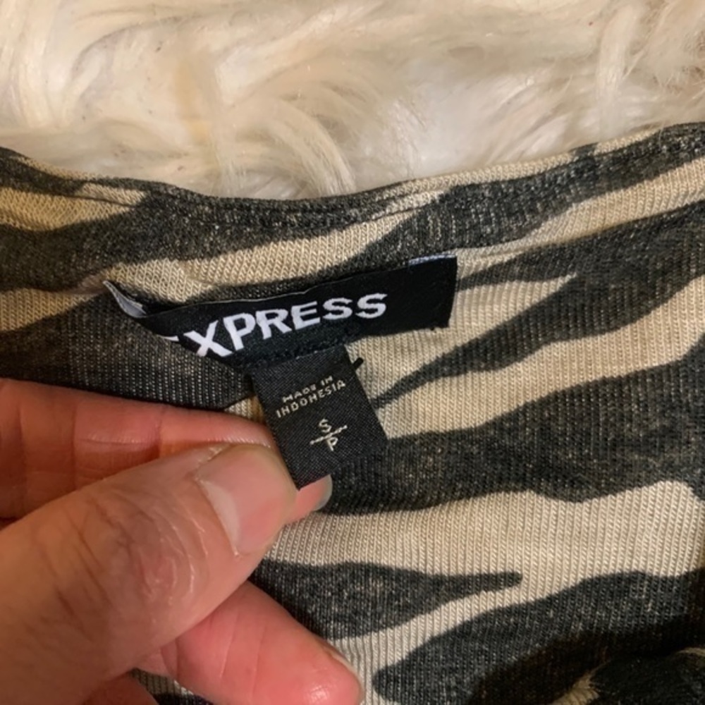 Express Zebra Print Ruched‎ Front Tank Small - Picture 5 of 8